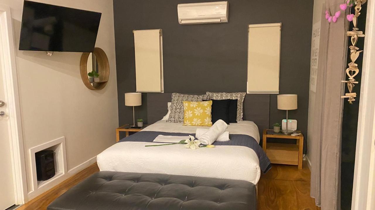Couple'S Luxury Resort Spa Retreat Cowes Exterior photo