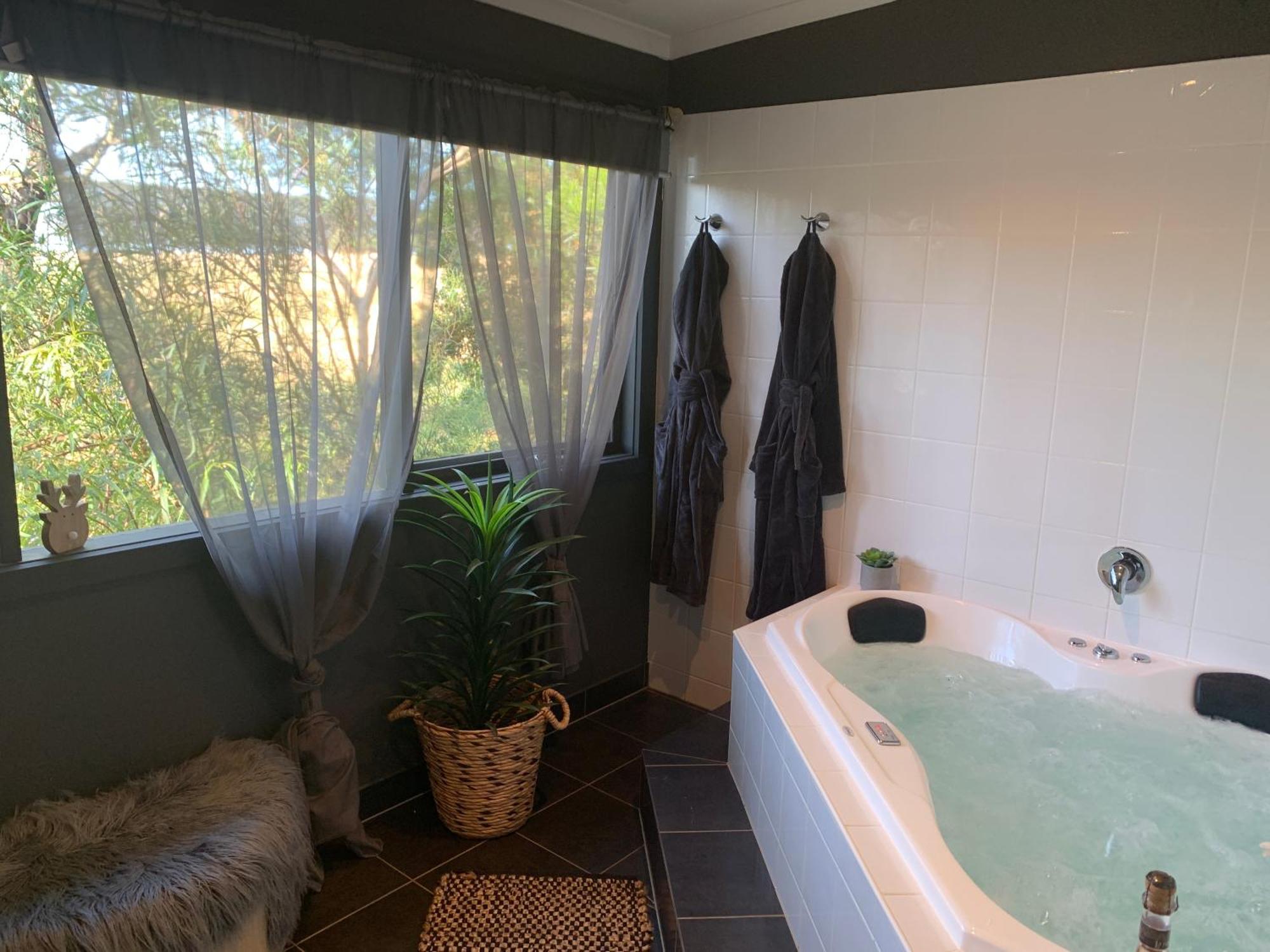 Couple'S Luxury Resort Spa Retreat Cowes Exterior photo